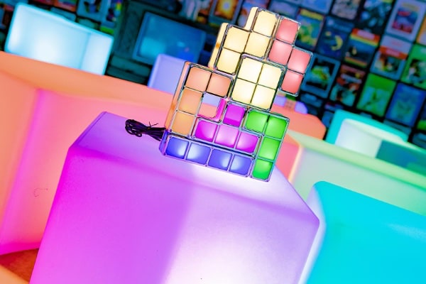 Retro colopured cubes