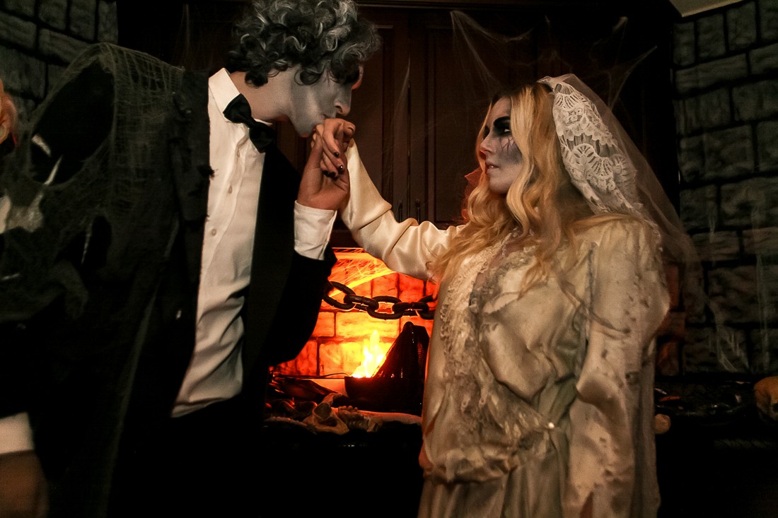 haunted_dinner_0009_Layer 5